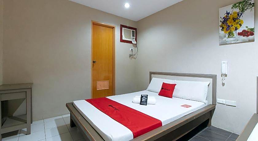 RedDoorz @ Bridgeway Hotel Tuguegarao City