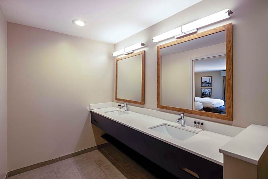 Aiden by Best Western Cape Cod - West Yarmouth