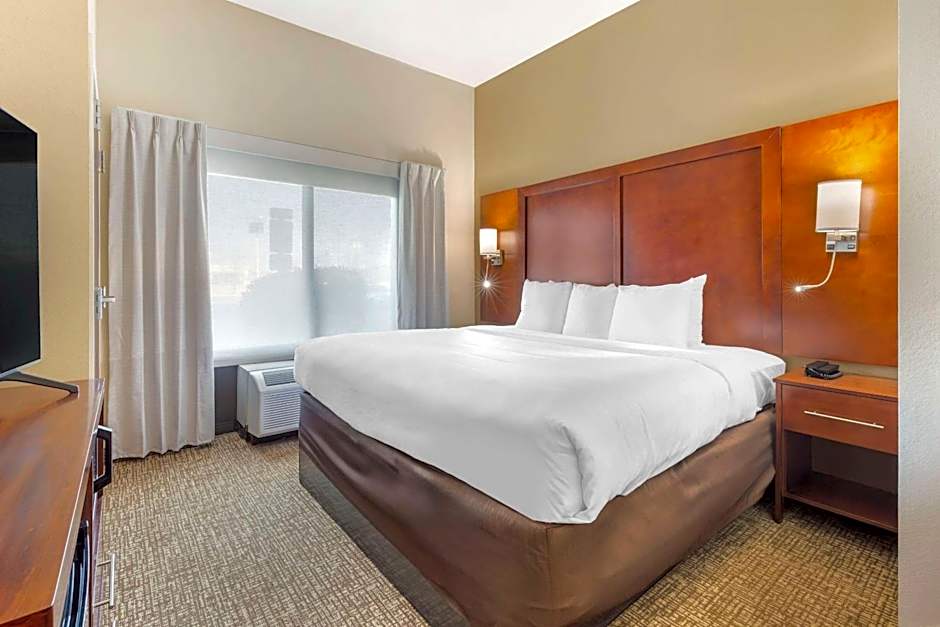 Comfort Suites Wilson - I - 95