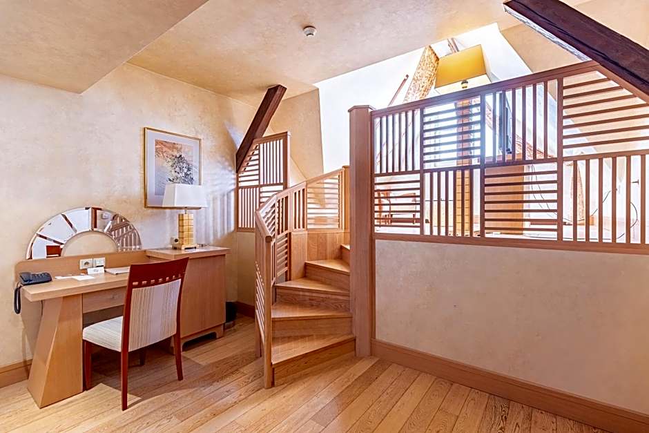 Photo 1 of 5 of Junior Suite