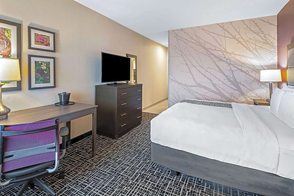 La Quinta Inn & Suites by Wyndham McAllen La Plaza Mall