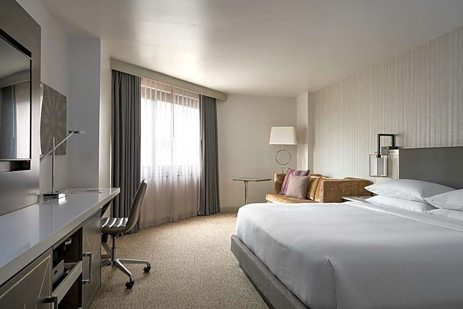 Photo 1 of 5 of Premier 1 King Bed