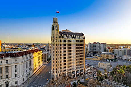 The Emily Morgan Hotel - A DoubleTree by Hilton