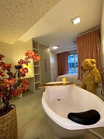 STUDIOS DE LUXO Recreio RJ até 4P