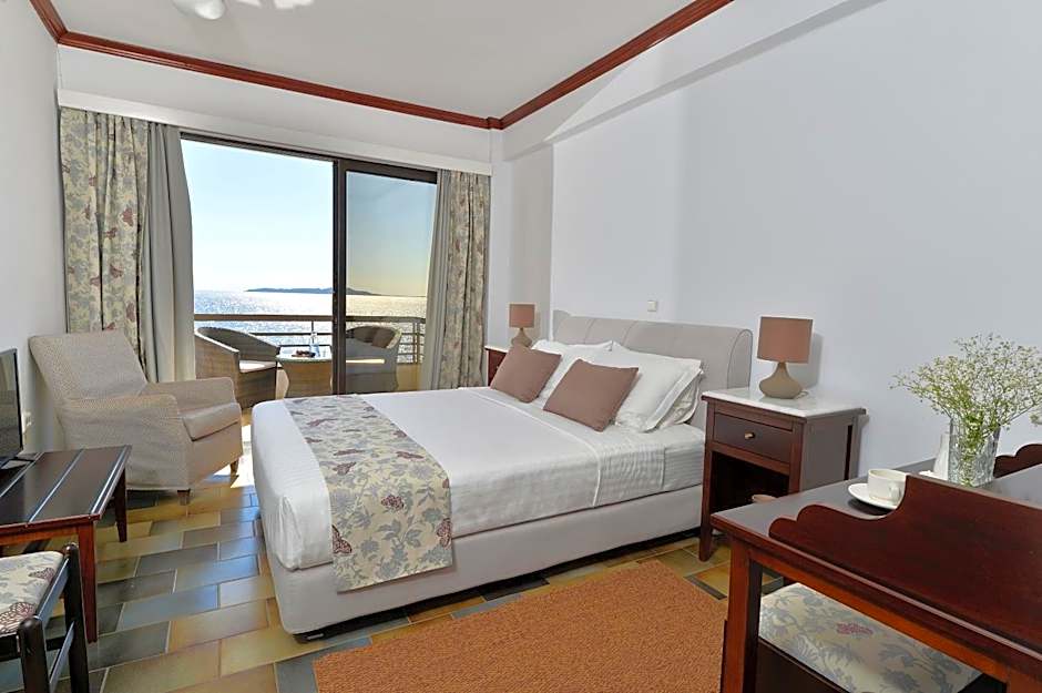 Limira Mare Hotel