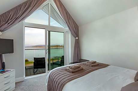 King Room with Balcony