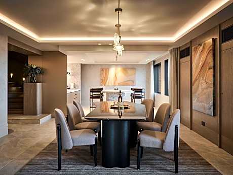 William Clarke Sky Villa with One King Bed and Lounge Access - Top Floor