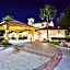 La Quinta Inn & Suites by Wyndham Houston West Park 10