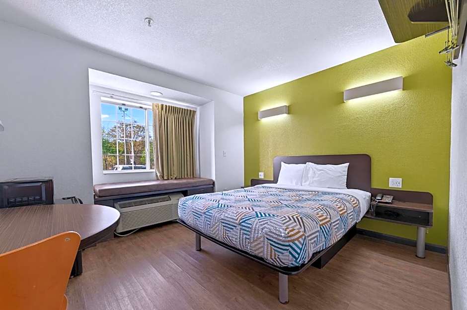 Motel 6 Gastonia, NC