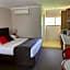 McNevins Warwick Motel