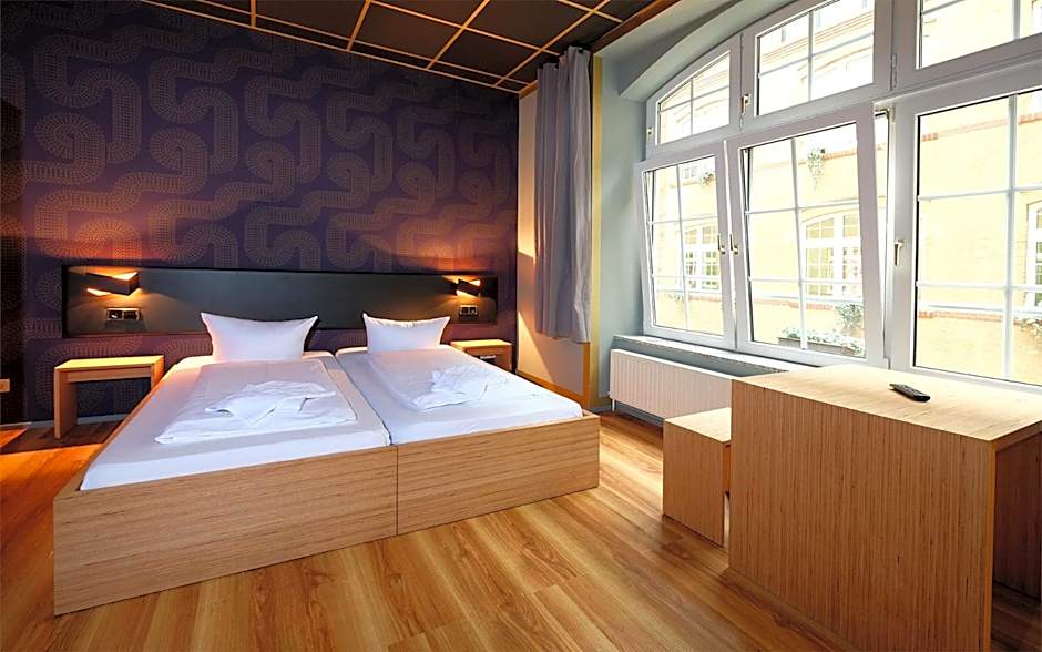 Singer109 Hotel & Hostel