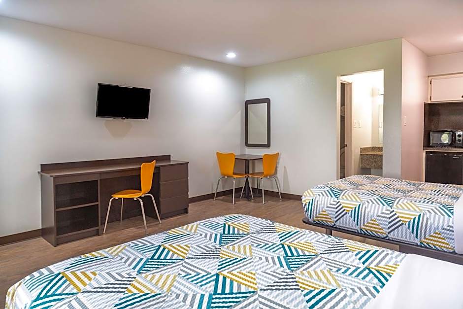 Motel 6-Livingston, TX