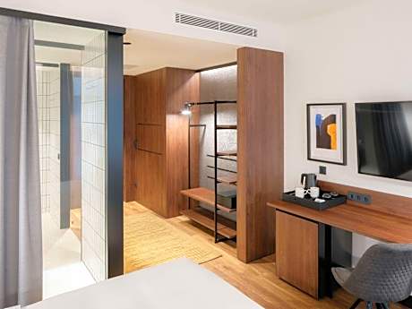 Standard Room - Interior Facing