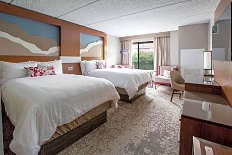CLBL - 2nd floor patio room with 2 double beds