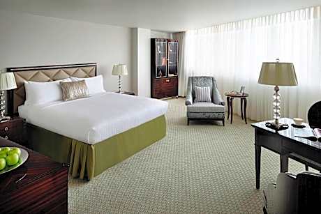 Executive, 2 Bedroom Larger Apartment, Bedroom 1: 1 King, Bedroom 2: 1 King, City View