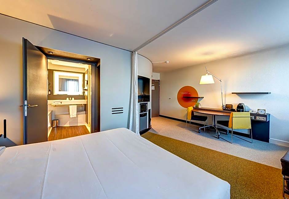 B&B HOTEL Rueil-Malmaison Gare