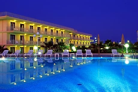 Dioscuri Bay Palace