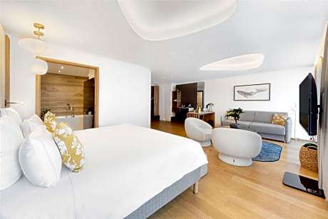 GOLDEN TULIP LYON OUEST TECHLID Hotel & Spa