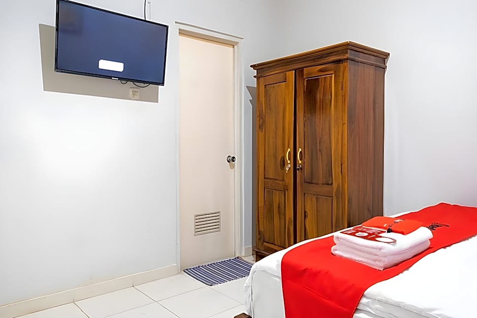 RedDoorz Syariah near Grand Kota Bintang