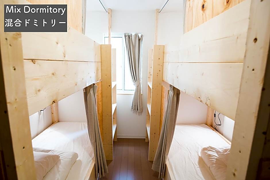 IZA Enoshima Guest House