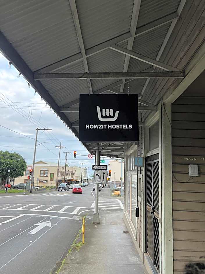 Howzit Hostels Hawaii