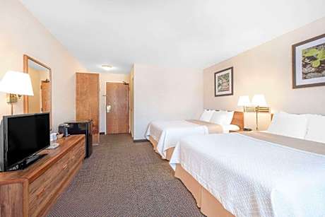 Queen Room with Two Queen Beds - Non-Smoking
