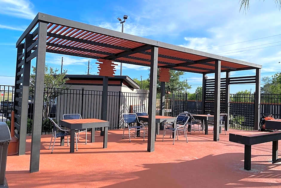 La Quinta by Wyndham Victoria - South