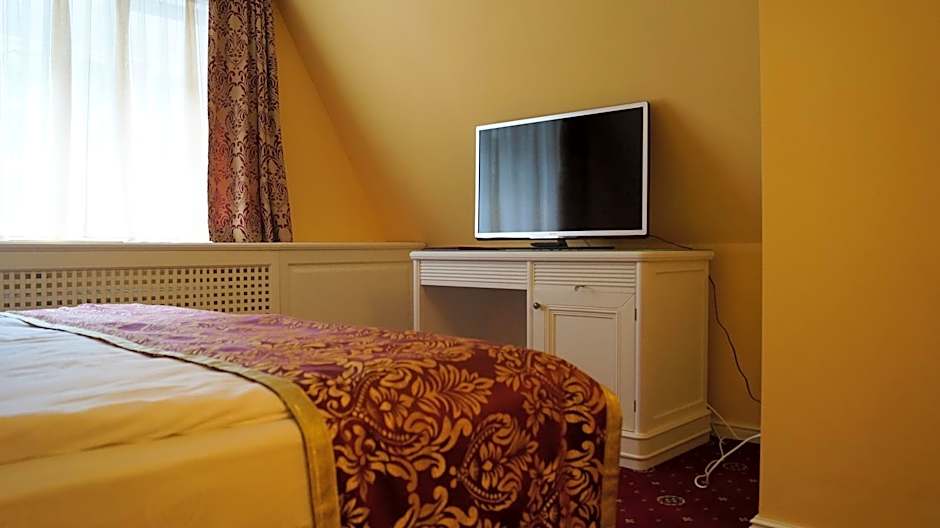 Complex La Tunuri - Vila Economat