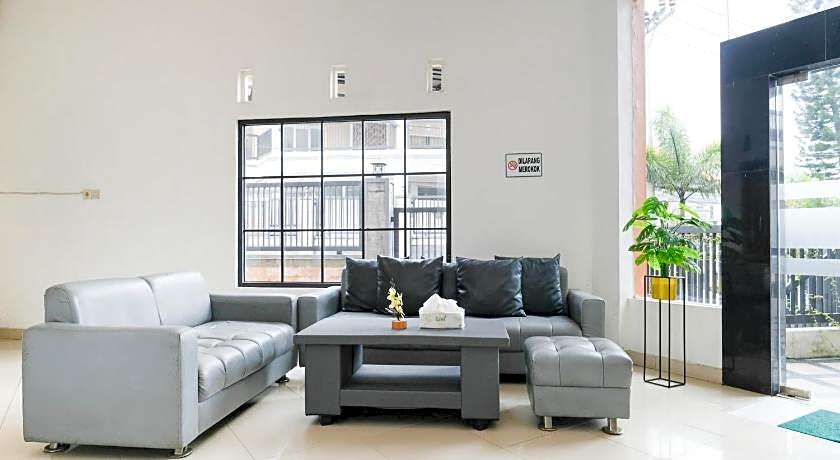 RedDoorz near Taman Rekreasi Selecta