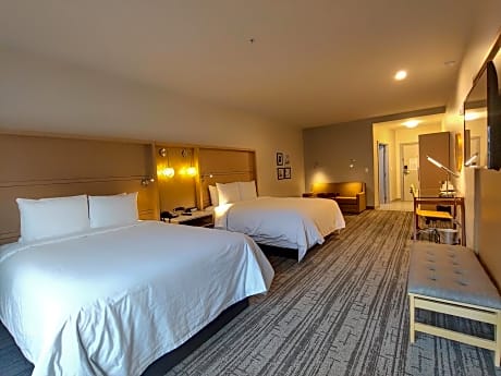 Queen Room with Two Queen Beds and Sofa Bed - Non-Smoking