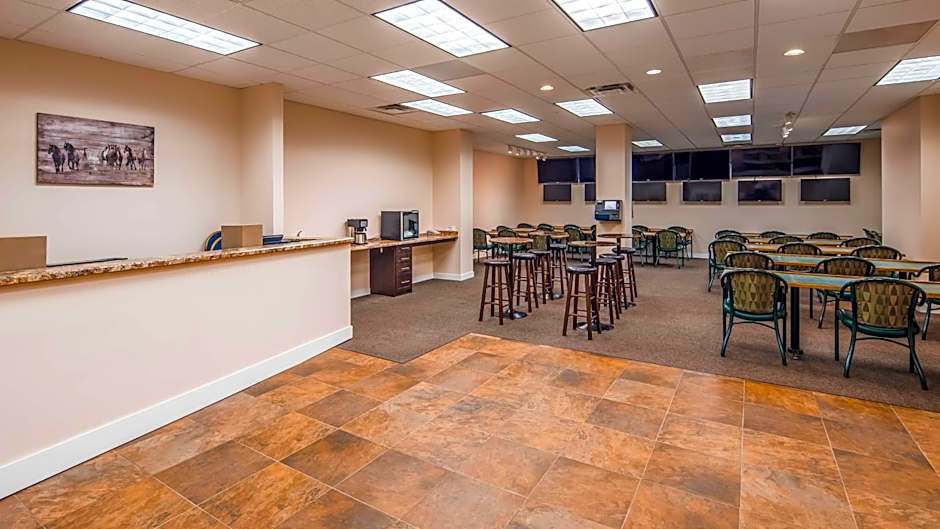 Seven Oaks Hotel Regina