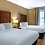 Comfort Inn & Suites At CrossPlex Village