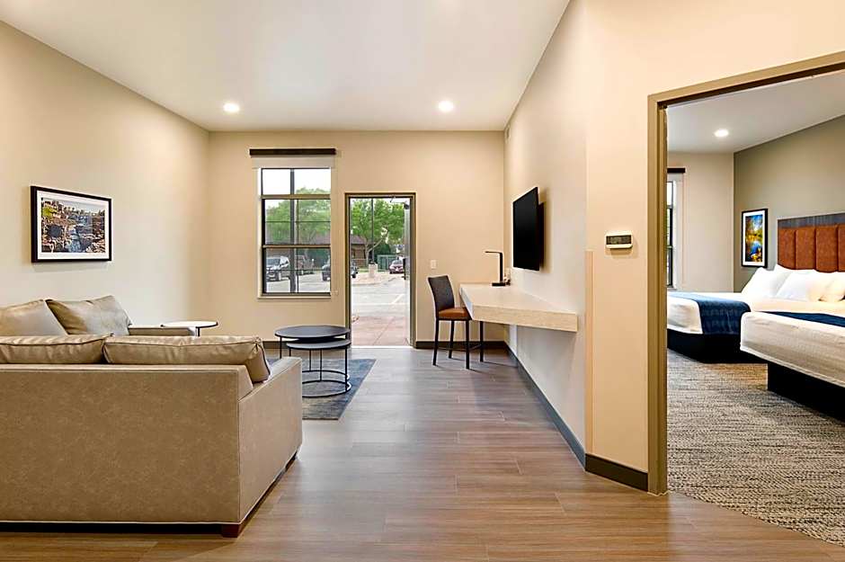 ClubHouse Hotel Sioux Falls