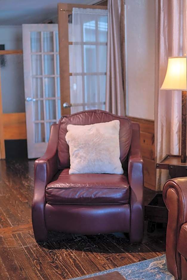 Inn at Crestwood