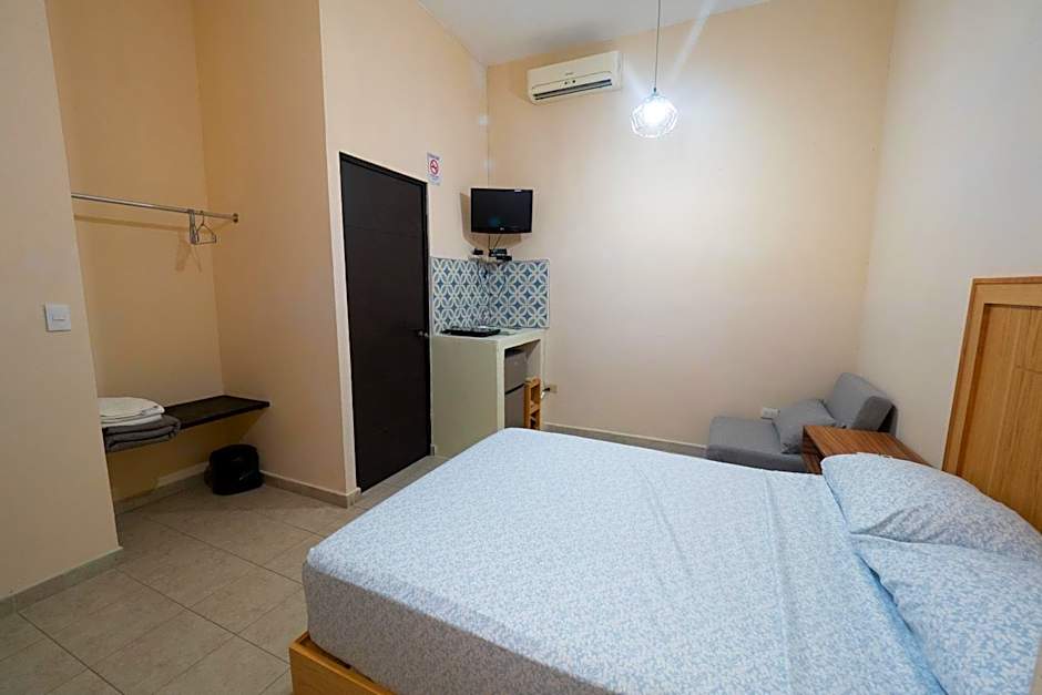 Nido Colibrí - Private Rooms and hostel Dorms in Remate de Paseo Montejo