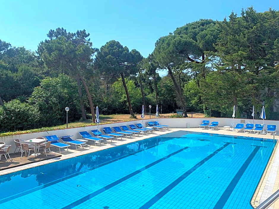 G&D Hotel Deanna Pool&Brunch