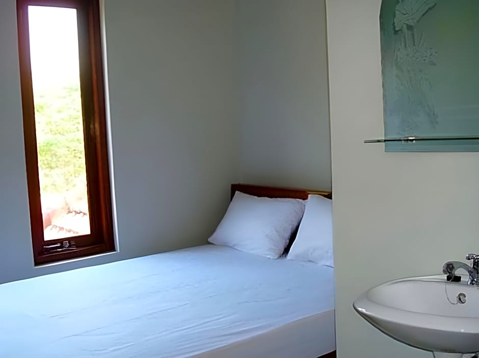 Hotel O Guest House Amalia Malang