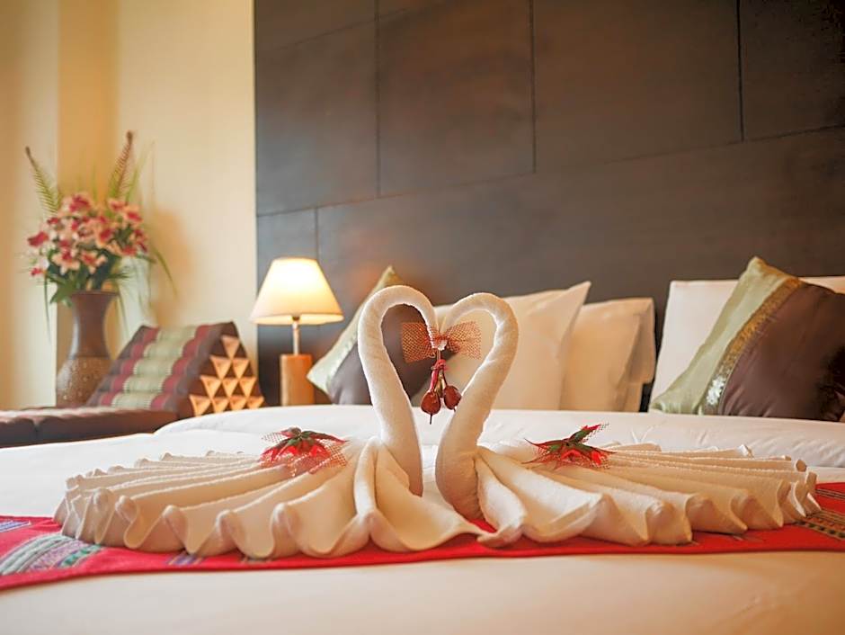 Photo 1 of 6 of 1 King Bed Suite, Balcony