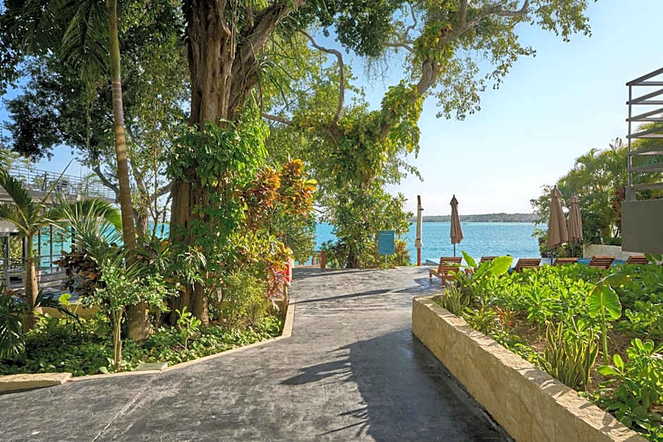 Cristalino Lagoon Front Hotel, Restaurant & Spa 