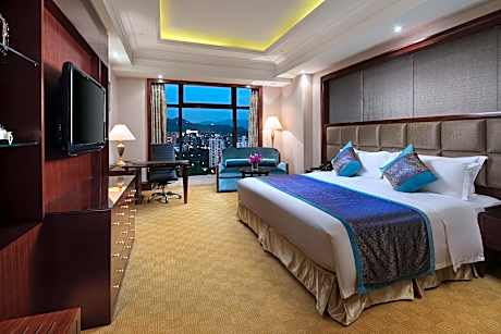 1 King bed Premium Lounge Access