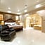 Victoria Crown Plaza Hotel