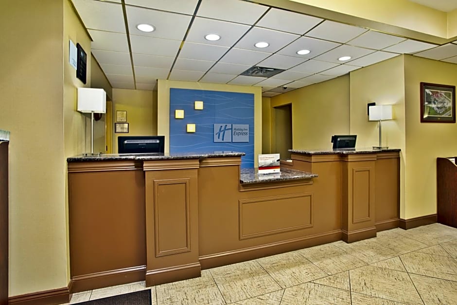 Holiday Inn Express Hotel and Suites Harrington - Dover Area