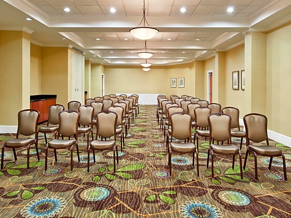 Holiday Inn Brunswick-I-95 (Exit 38)