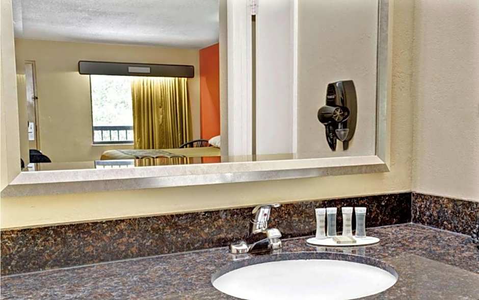 Super 8 By Wyndham Kissimmee Maingate Orlando Area