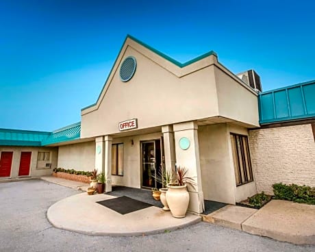 Econo Lodge Altoona I-99