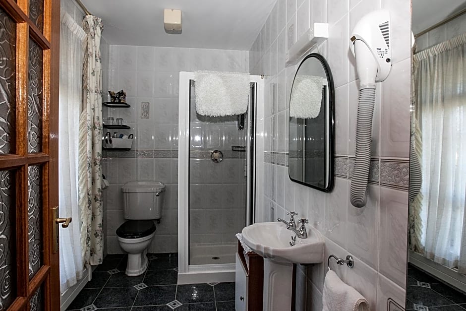 Ardmor Country House