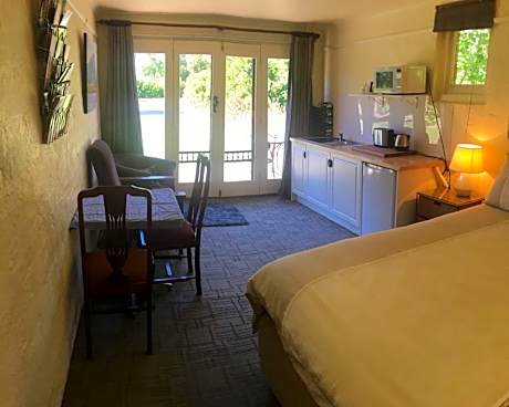 Pierrepoint Accommodation