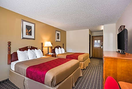 2 Queen Beds, Smoking