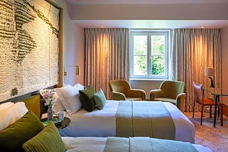 Deluxe Twin West Wing