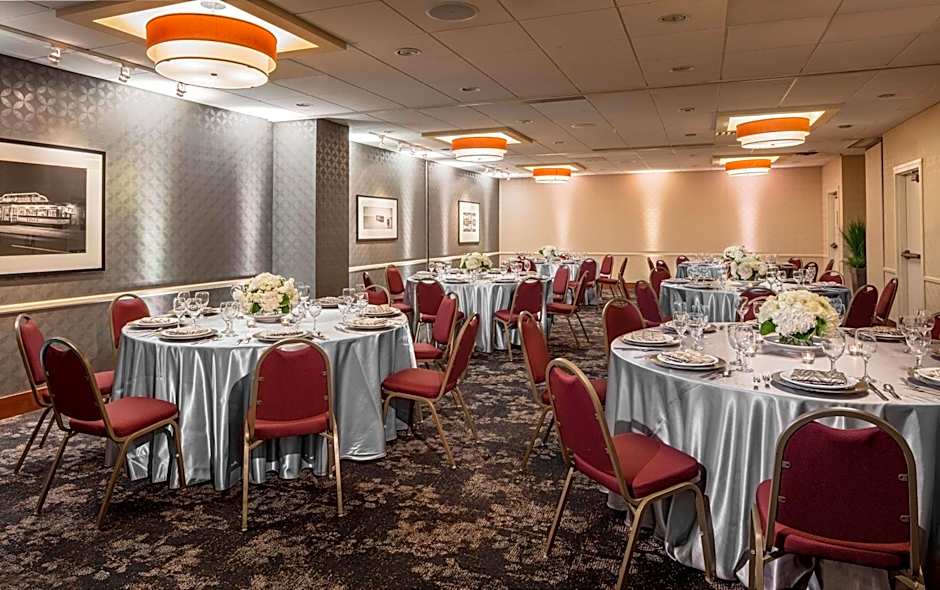 DoubleTree Suites By Hilton Minneapolis